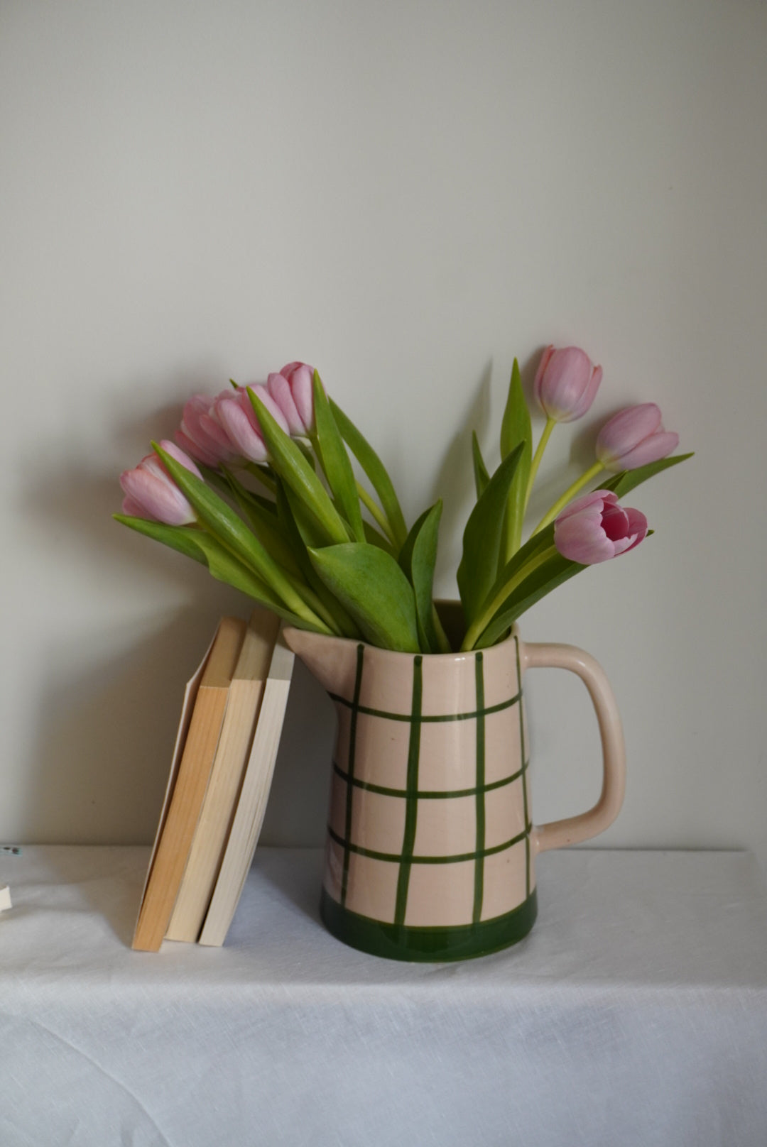 JUG WITH HANDLE