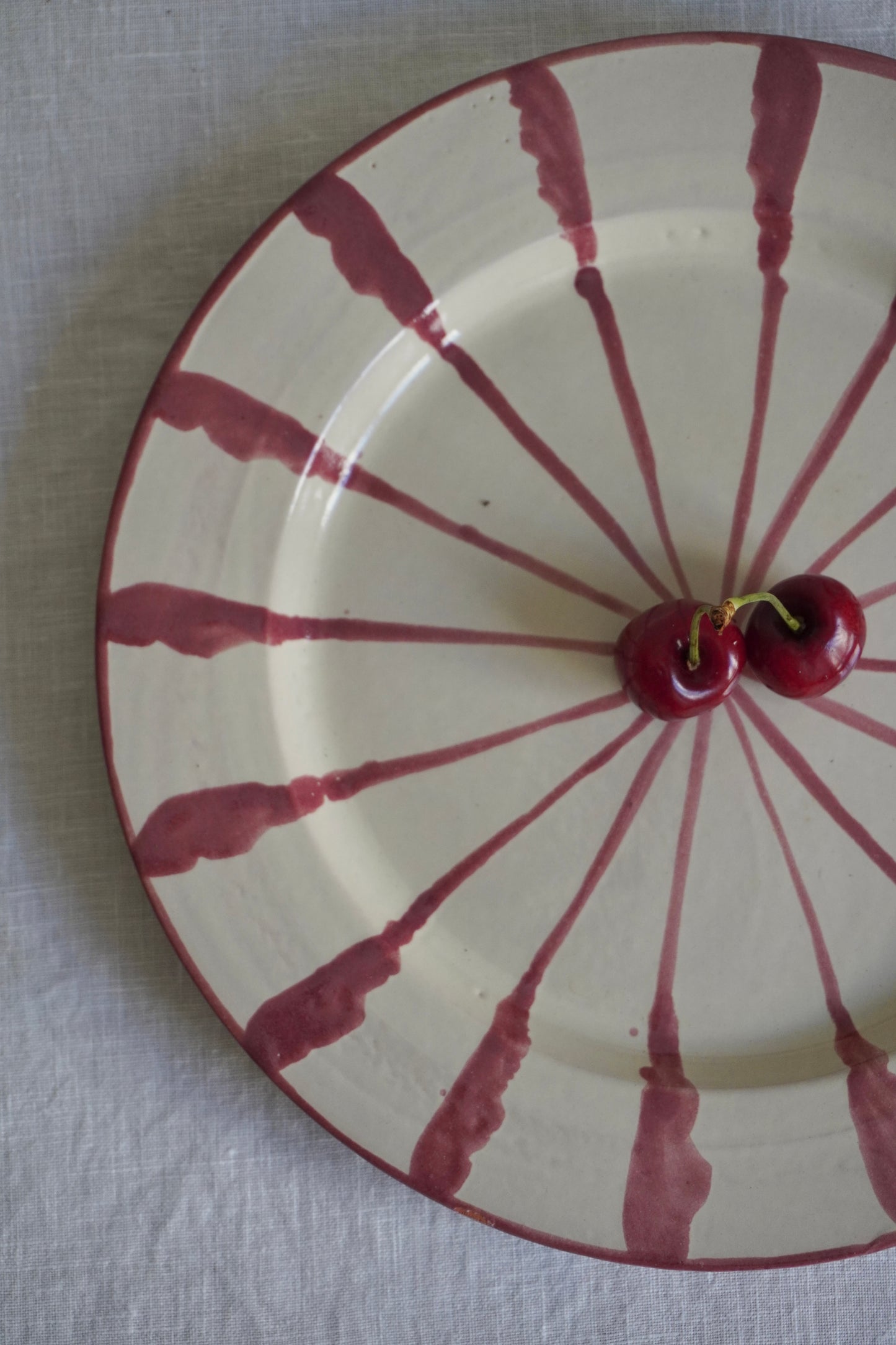 Plato rayas Andalucía Rosa