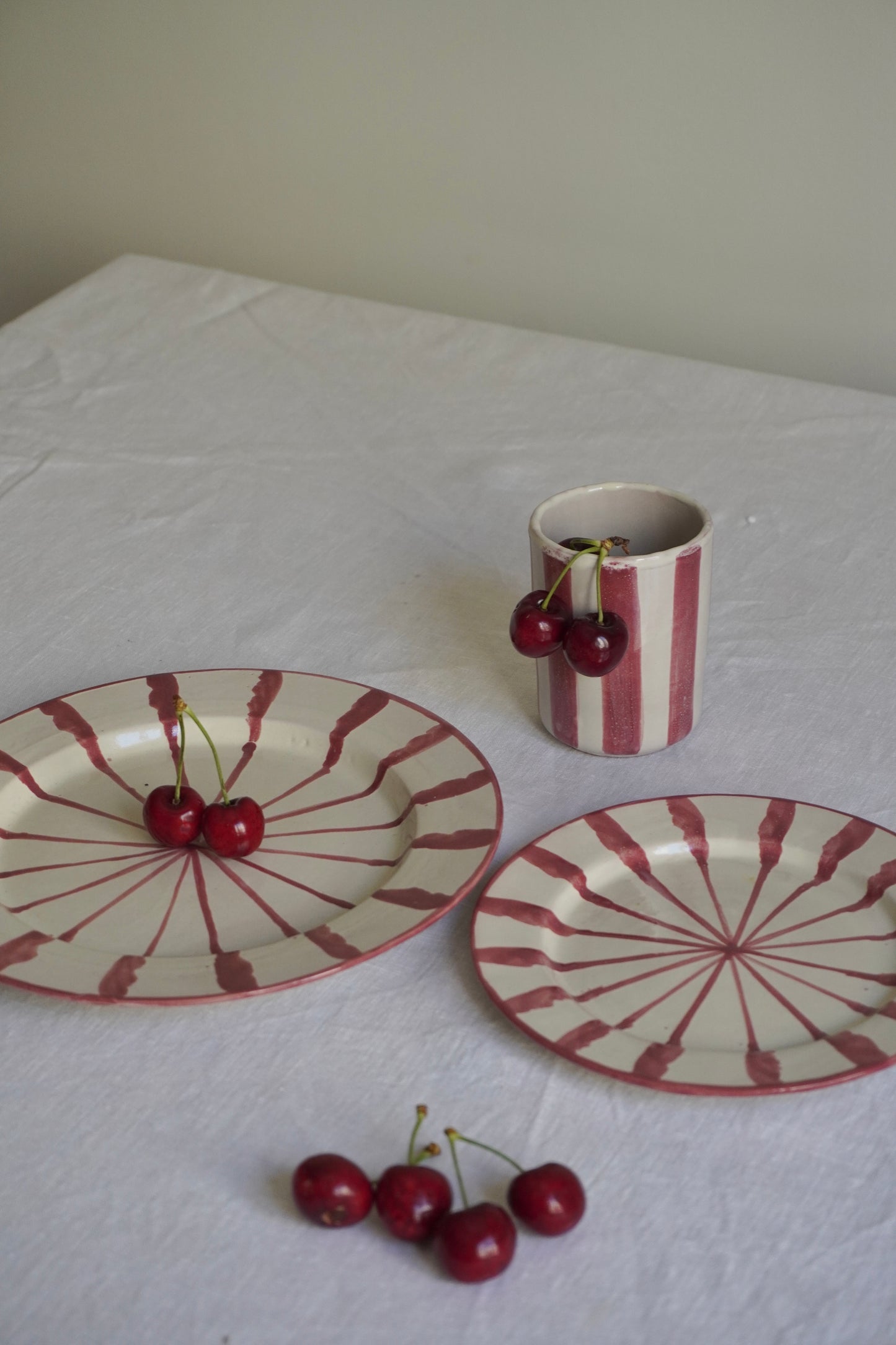 Plato rayas Andalucía Rosa