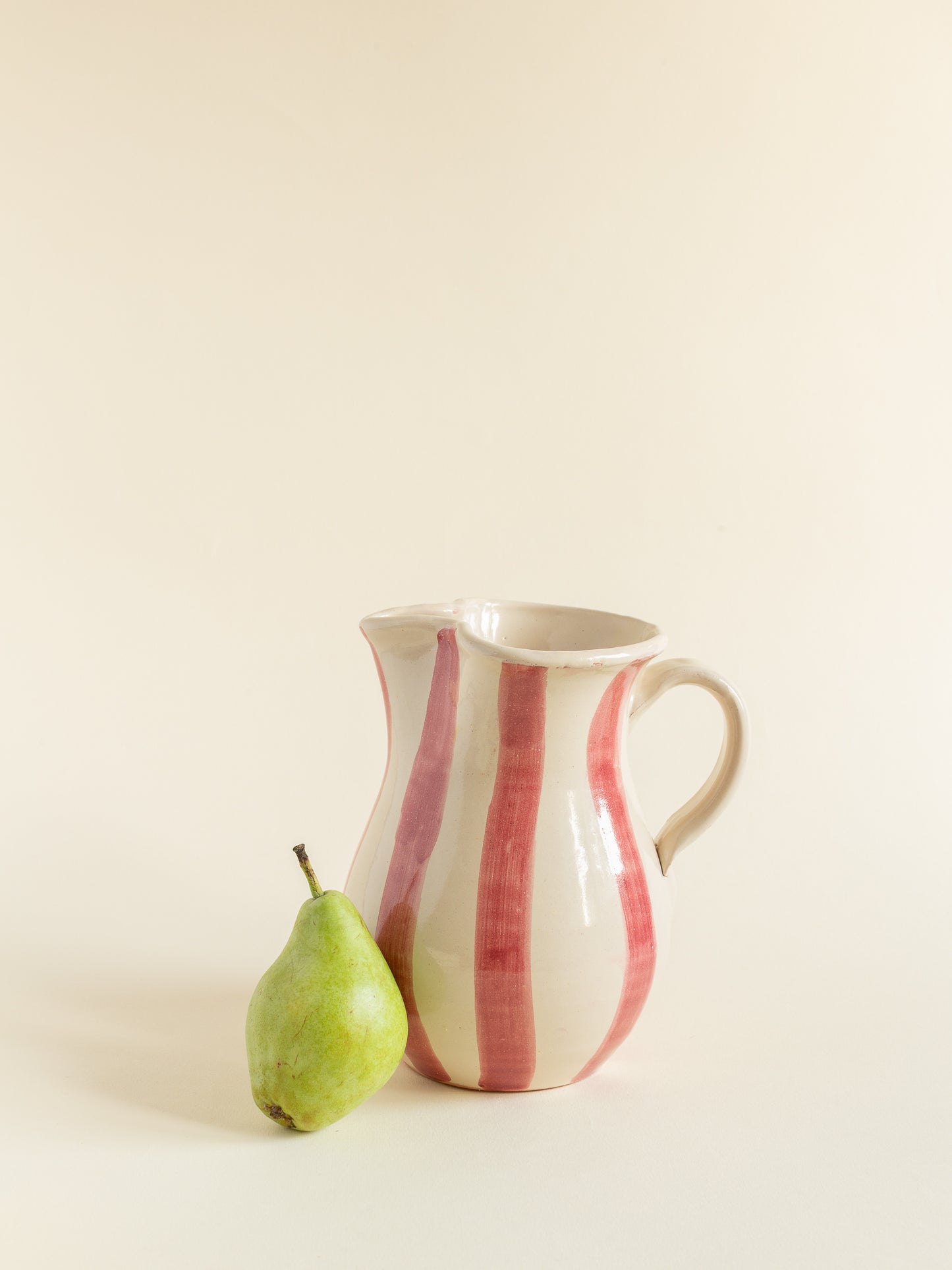 JUG WITH HANDLE