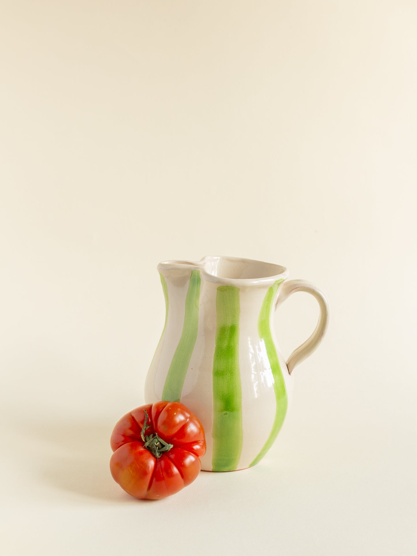 JUG WITH HANDLE