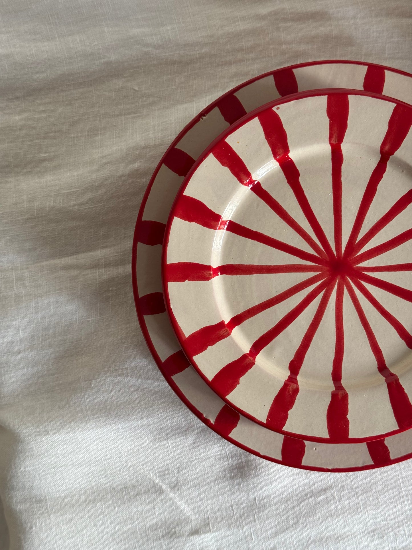 Plato rayas Andalucía Rojo