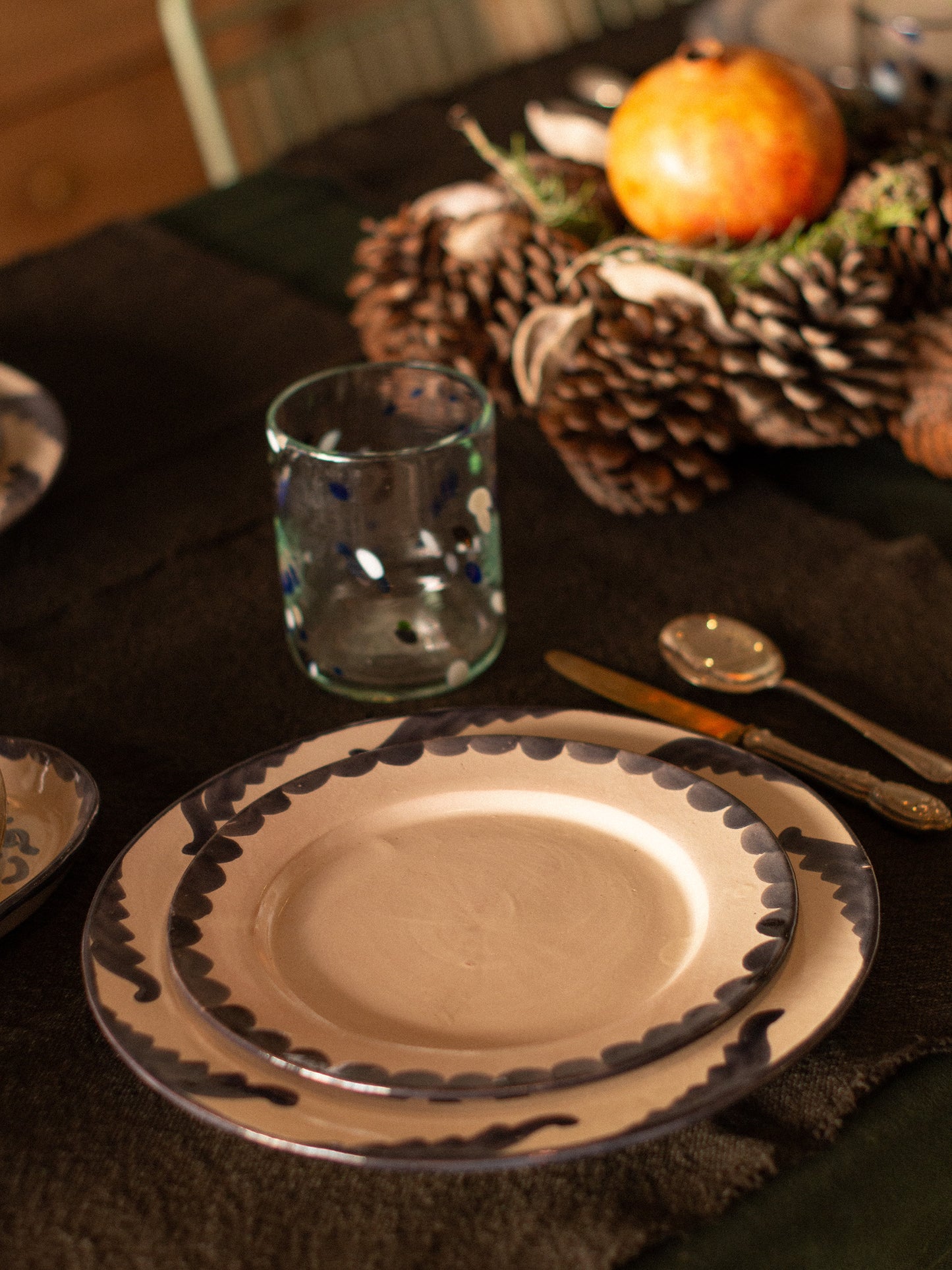 Plato Granada Azul Petróleo