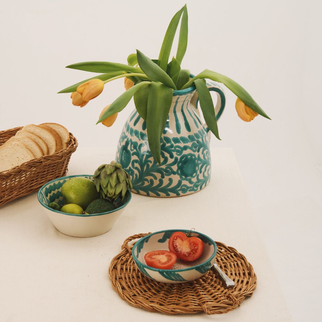 JUG WITH HANDLE