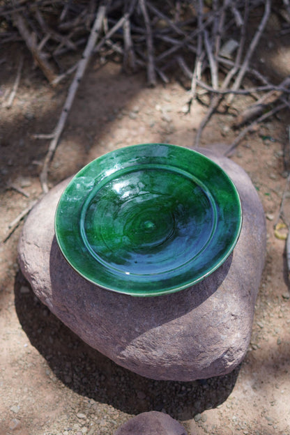 "plato llano verde marroquí hecho a mano made by Varro Artisans"