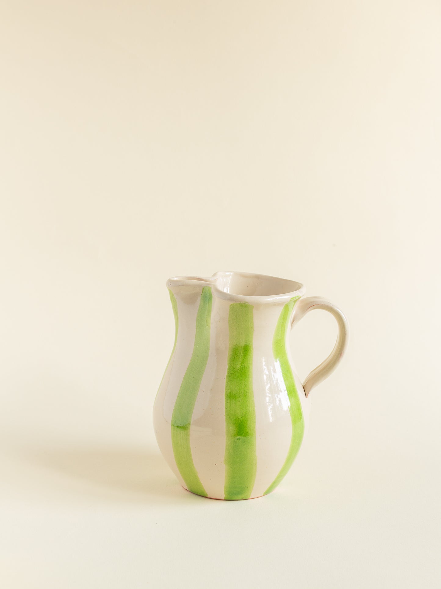 JUG WITH HANDLE