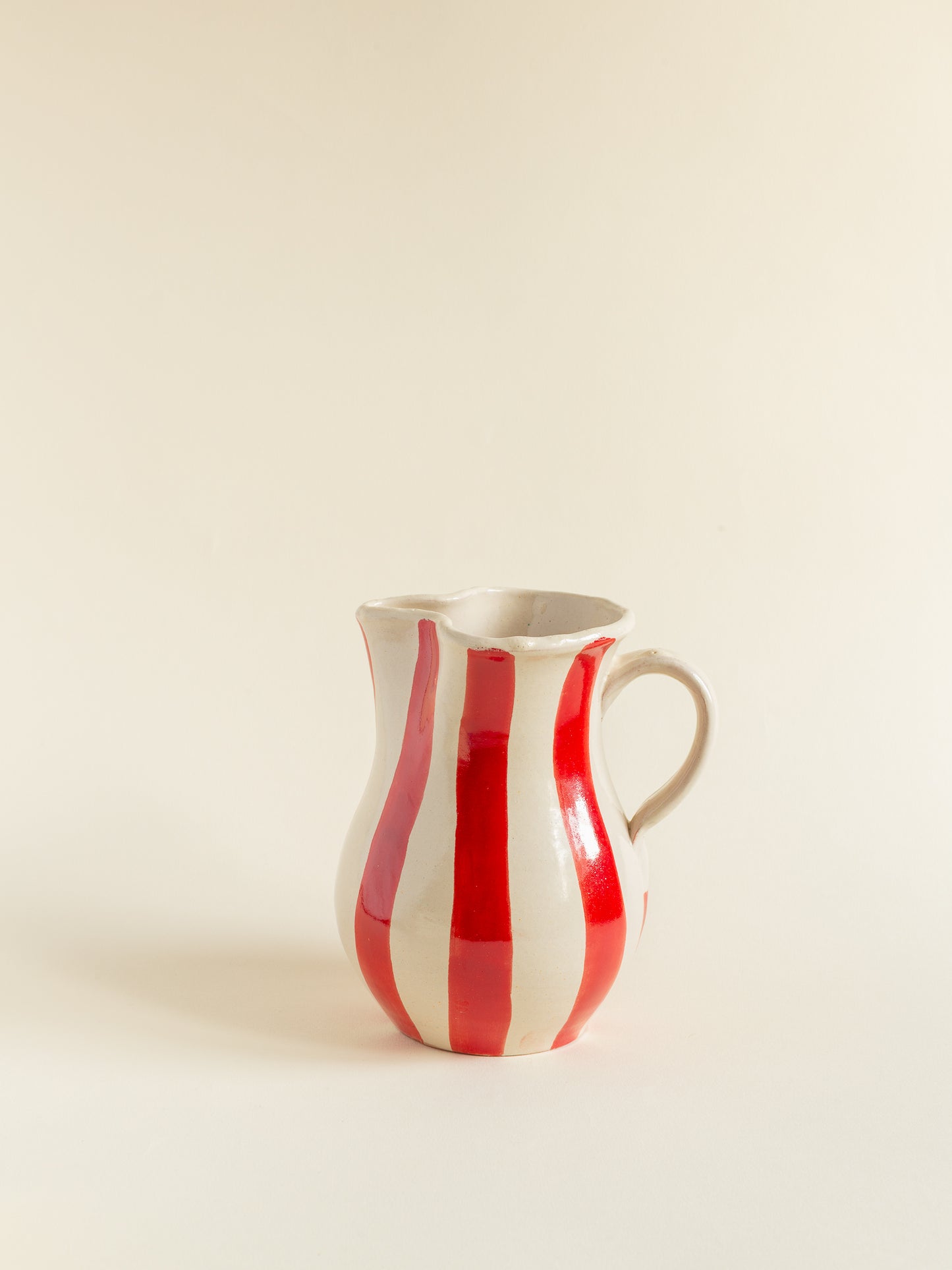 JUG WITH HANDLE