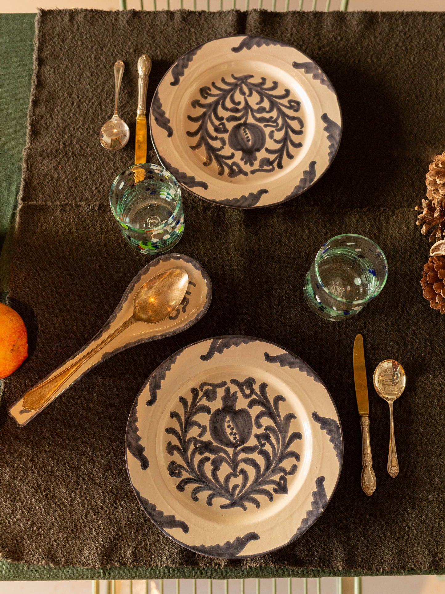 Plato Granada Azul Petróleo